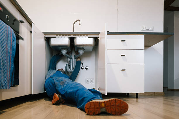 Professional Leak Detection technician working in Lake Alfred, FL